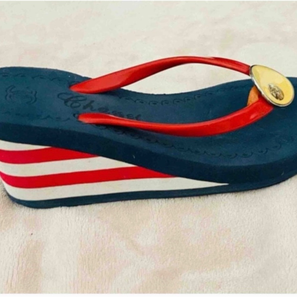 CHANEL Red and Navy Striped Wedge Thong Sandals with Gold Medallion - Picture 4 of 8